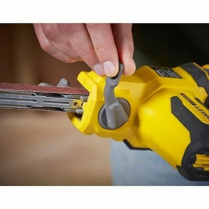 Levigatrice a nastro Stanley SFMCE210D2K-QW