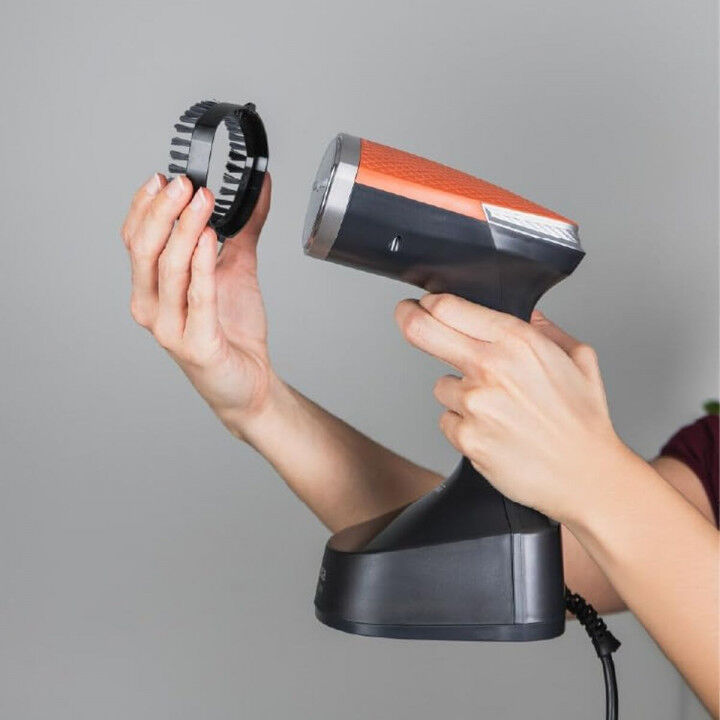 Ferro da stiro a vapore verticale UFESA 80306135