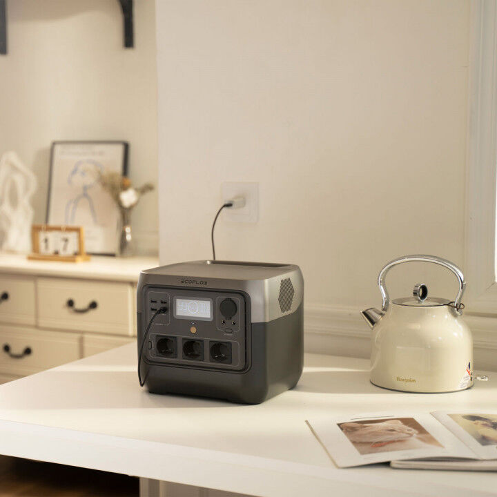 Portable Solar Generator Ecoflow River 2 Pro