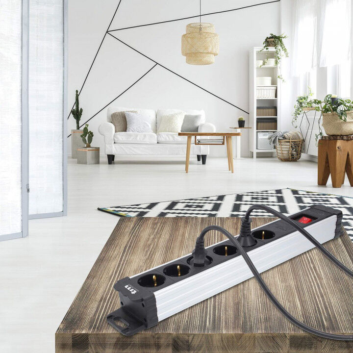 Steckerleiste mit 6 Steckdosen und Schalter TM Electron TMUAD406