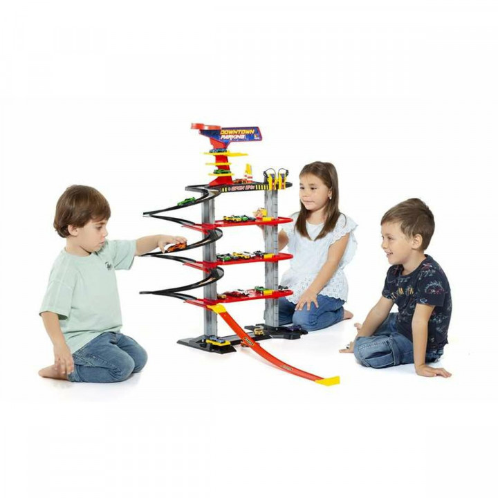 Parkeergarage met voertuigen Moltó