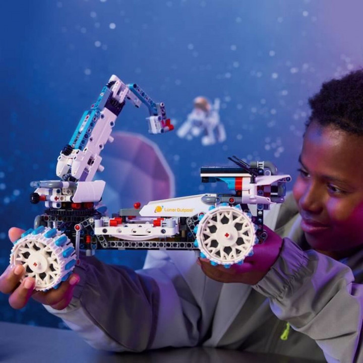 Bouwspel Lego 42211 Lunar Outpost Moon Rover Space Vehicle 1082 Onderdelen